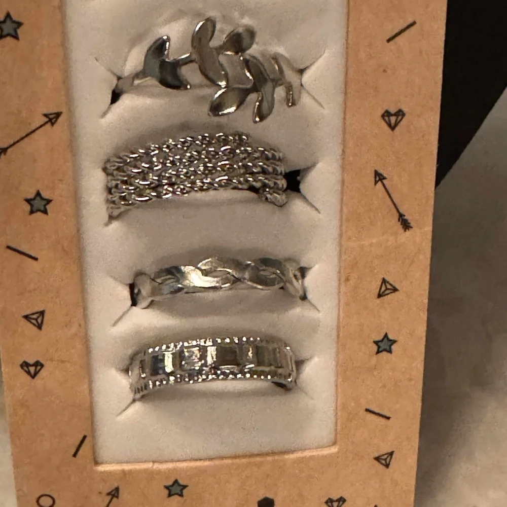 6pc Elegant Silver Jewelry Set rings size 4